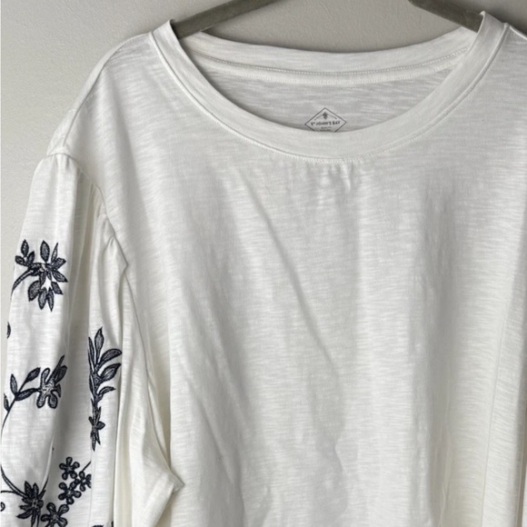 St. John's Bay Top Plus Size 2X 3/4 Sleeves Floral Embroidered Cotton Ivory Navy - Picture 3 of 7